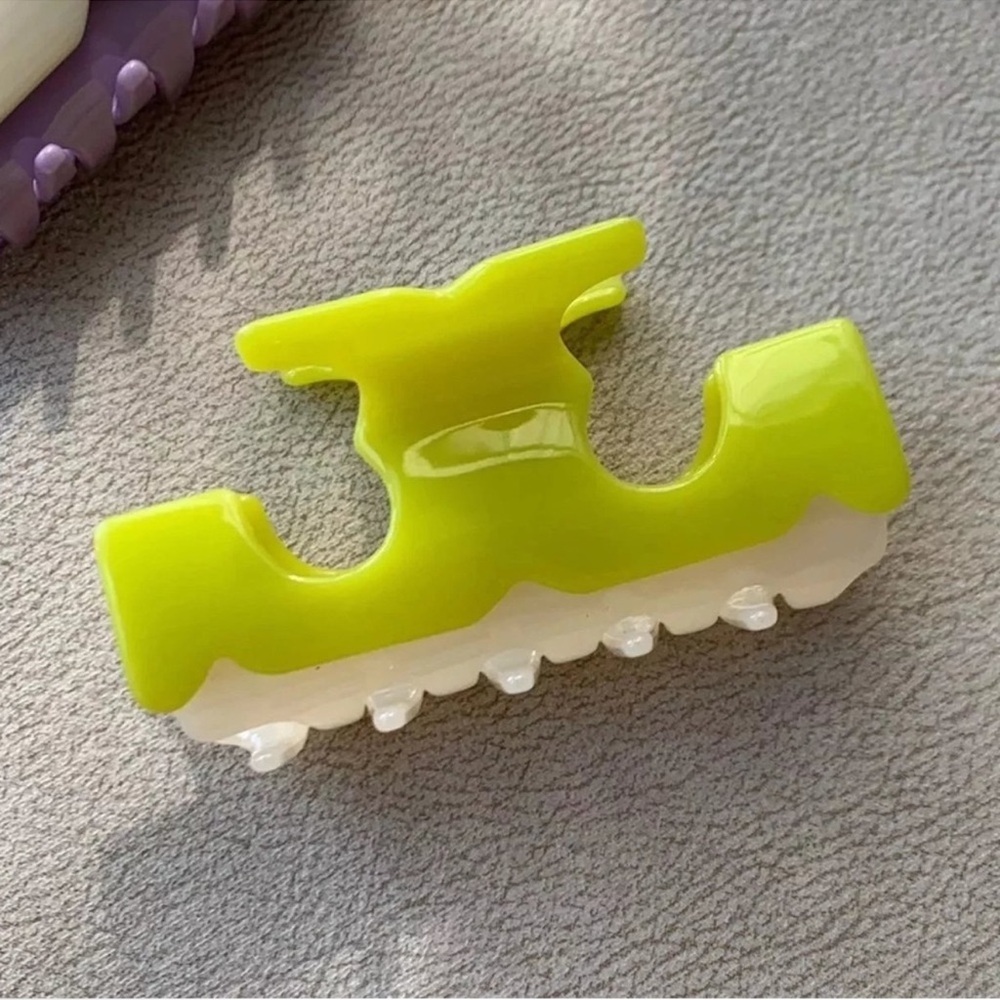 Tory Burch Serif T Neon Yellow Hair Clip NEW $78